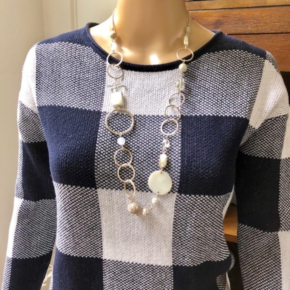 💕Blue & White Checkered Sweater - Picture 2 of 4